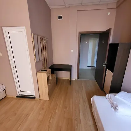 Отель Provans Famili 3*