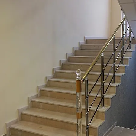 Provans Famili Letnitsa