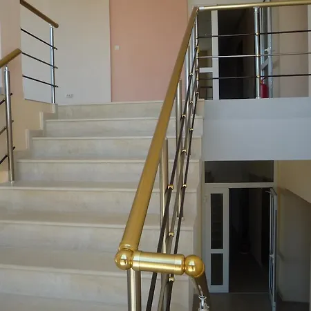 فندق Provans Famili 3*